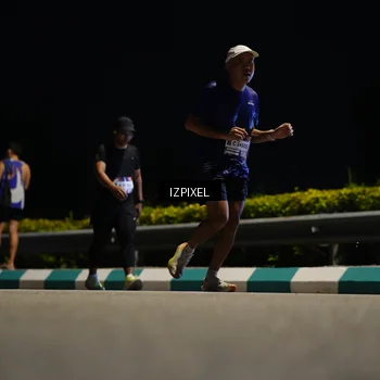 Runner Photo 7365991