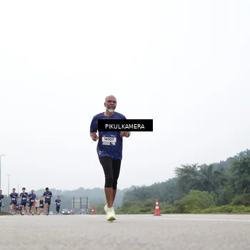 Runner Photo 7366492