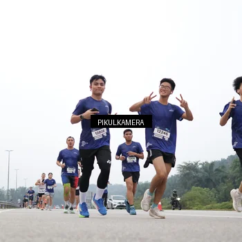 Runner Photo 7366690