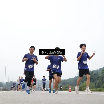 Runner Photo 7366693