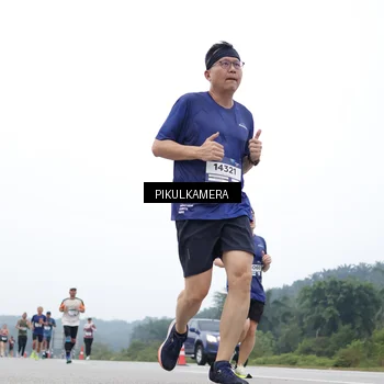 Runner Photo 7367992