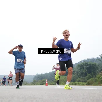 Runner Photo 7368124