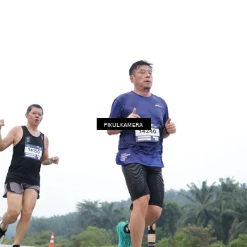 Runner Photo 7370068