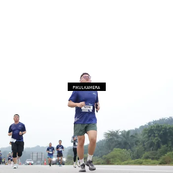 Runner Photo 7370299