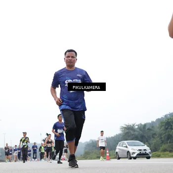 Runner Photo 7370915