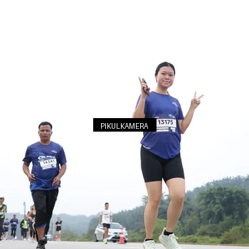 Runner Photo 7370917
