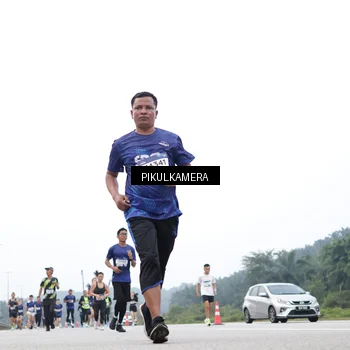 Runner Photo 7371002