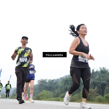 Runner Photo 7371124