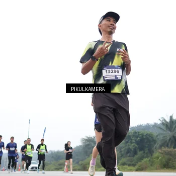 Runner Photo 7371152