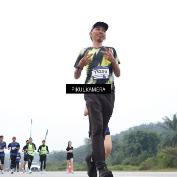 Runner Photo 7371187