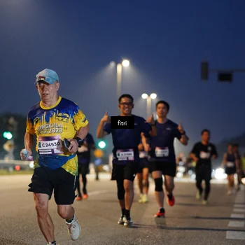 Runner Photo 7371475