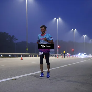 Runner Photo 7371660