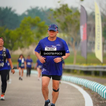 Runner Photo 7372095