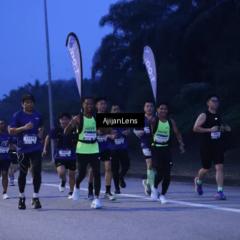 Runner Photo 7372913