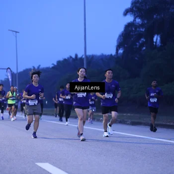 Runner Photo 7373709