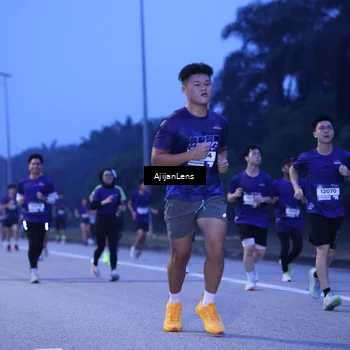 Runner Photo 7373965