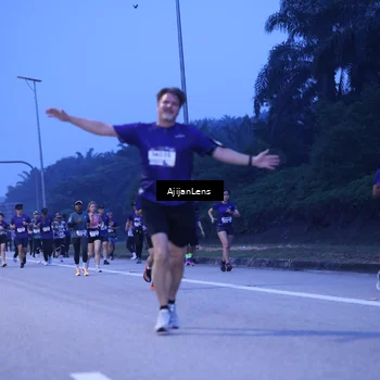 Runner Photo 7374025