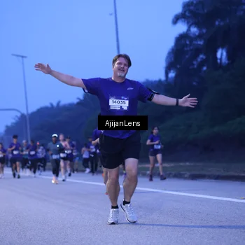 Runner Photo 7374029