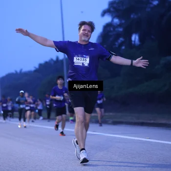 Runner Photo 7374037
