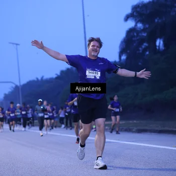 Runner Photo 7374039
