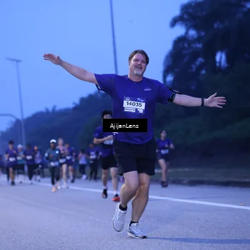 Runner Photo 7374053