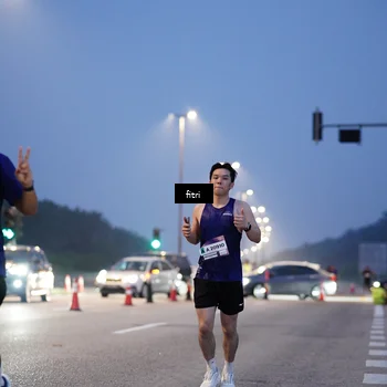 Runner Photo 7374061
