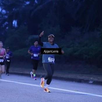 Runner Photo 7374079