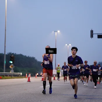 Runner Photo 7374849