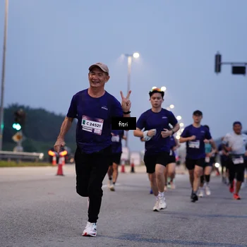 Runner Photo 7374869