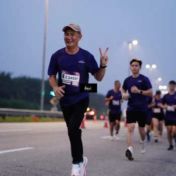 Runner Photo 7374873
