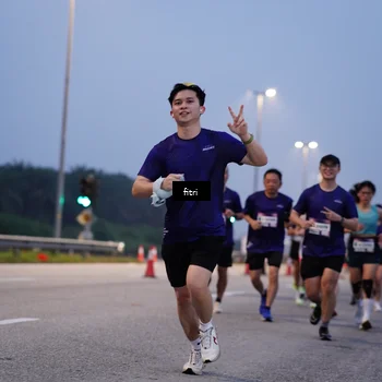 Runner Photo 7374894