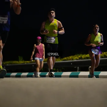 Runner Photo 7374897