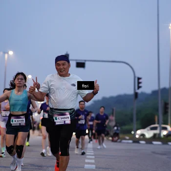 Runner Photo 7374914