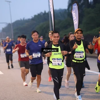 Runner Photo 7375342