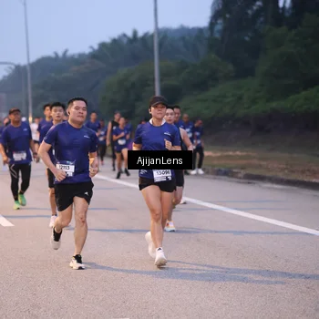 Runner Photo 7375456