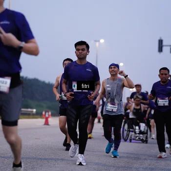 Runner Photo 7375560