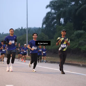 Runner Photo 7375704