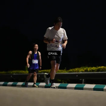 Runner Photo 7375836