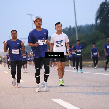 Runner Photo 7375844