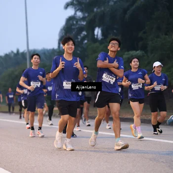 Runner Photo 7375845