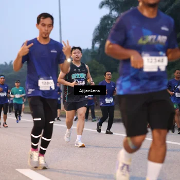 Runner Photo 7375951