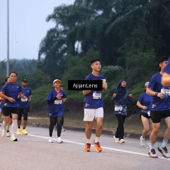 Runner Photo 7376040