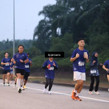 Runner Photo 7376046