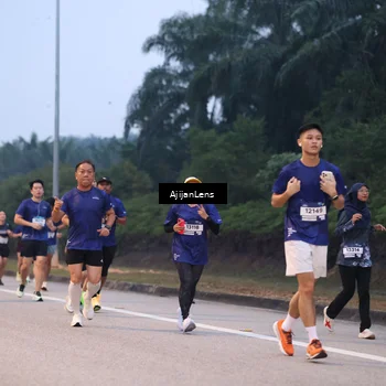Runner Photo 7376053