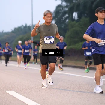 Runner Photo 7376402