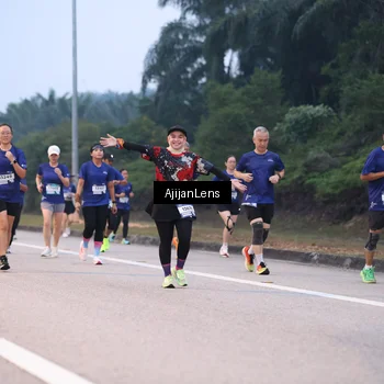 Runner Photo 7376411