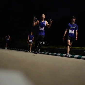Runner Photo 7376496
