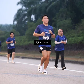 Runner Photo 7376570