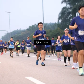 Runner Photo 7376905