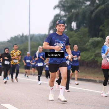 Runner Photo 7378295